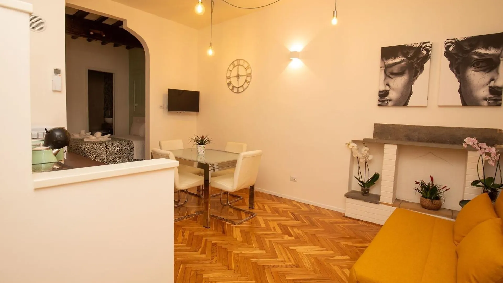 Bizze Santa Croce Apartment Florence Italy